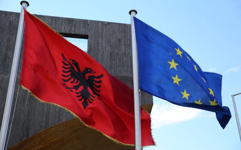 Batı Balkanlar’da AB Genişlemesi 2026: Arnavutluk ve Karadağ Neden Öne Çıkıyor?